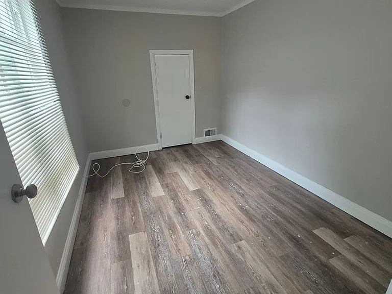 16 Asbury St — Photo 11