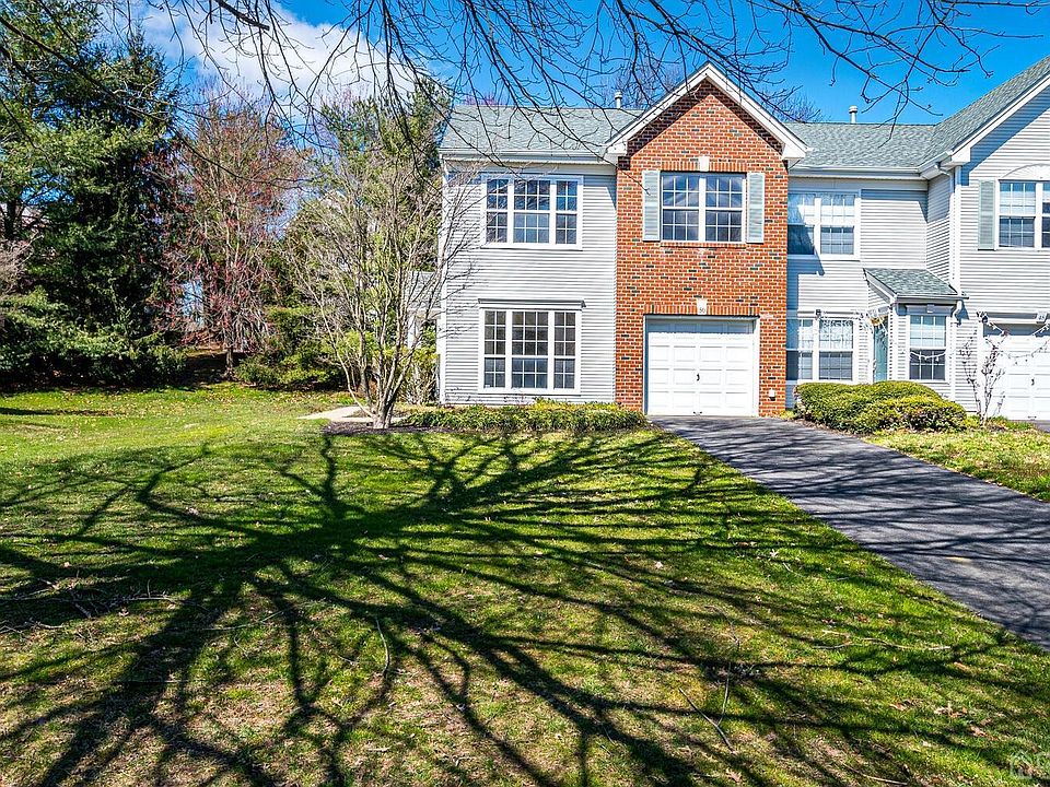 1st image of 50 Pennsbury Way