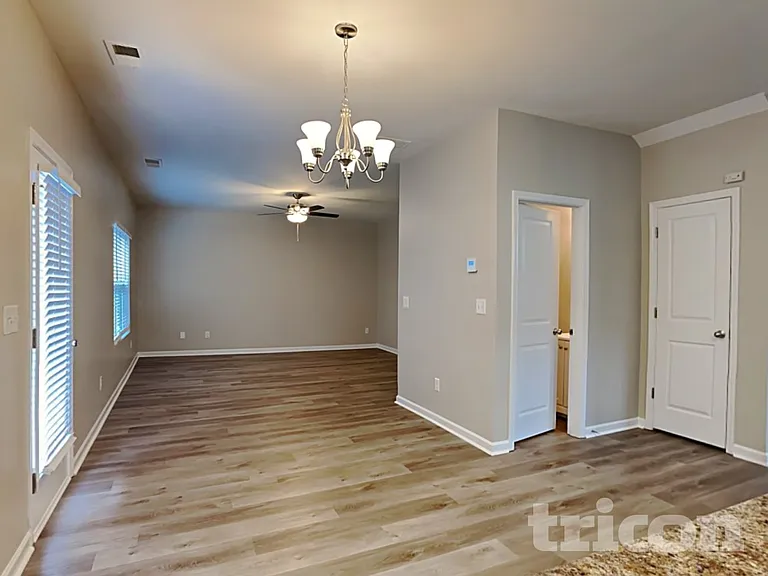 4118 Lindbergh Way — Photo 5