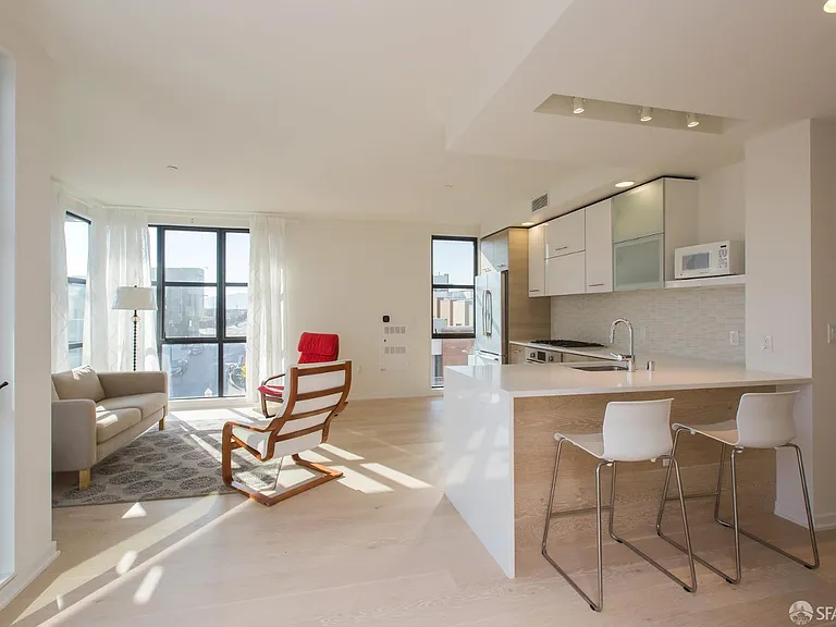 451 Donahue St #509 — Photo 2