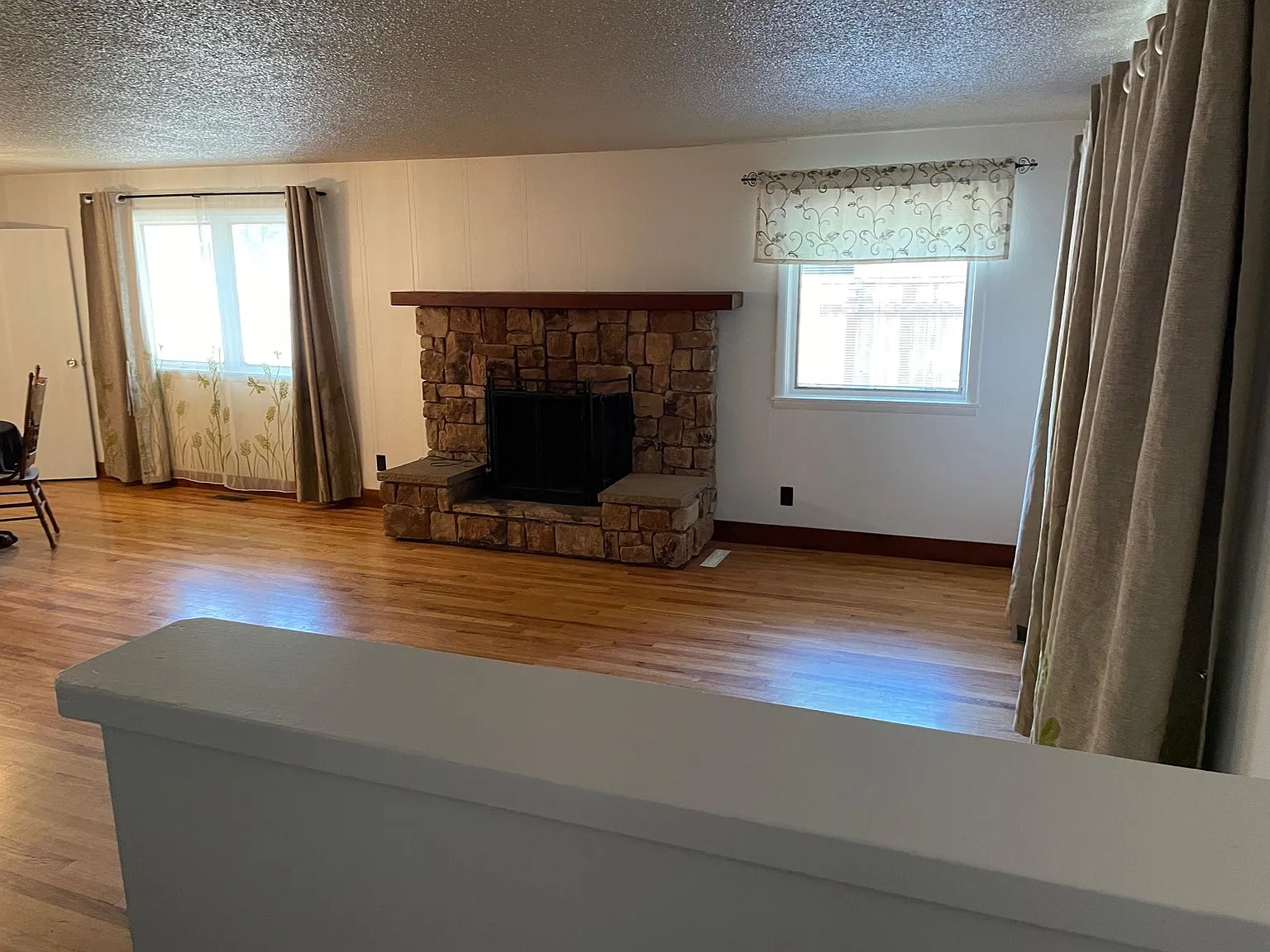 1004 S Division St — Photo 3