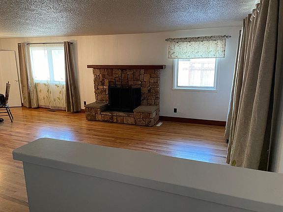 3rd image of 1004 S Division St