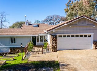 9725 Country Club Ln, Auburn, CA 95602
