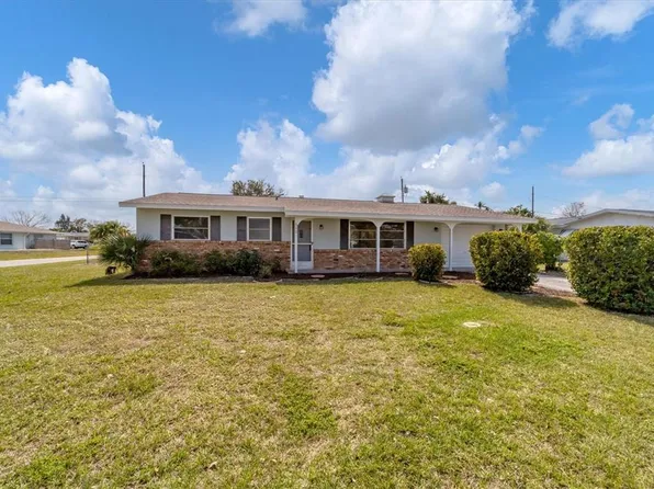 552 Oxford Dr, Venice, FL 34293