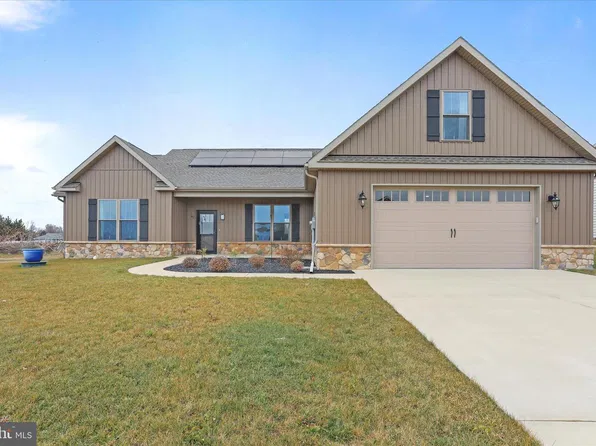 41 Smith Cir, Littlestown, PA 17340