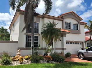 8487 NW 201st Ter, Hialeah, FL 33015