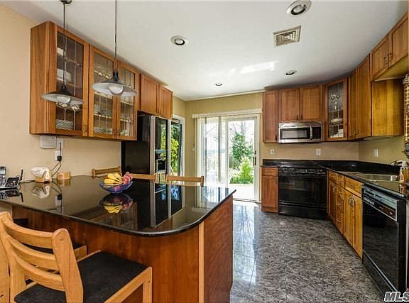 5th image of 2634 Kenny Ave