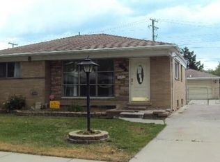 28518 Rockwood St, Saint Clair Shores, MI 48081