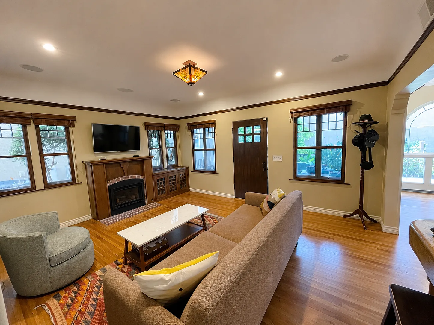 2 bed, 1.5 bath, 1080 sqft, $4,395 — Photo 2