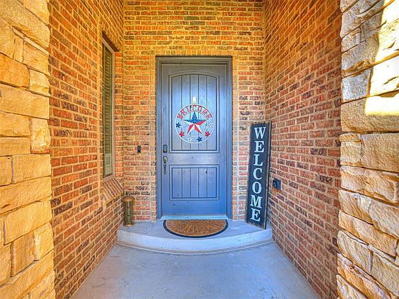 3rd image of 17401 Parkgrove Dr