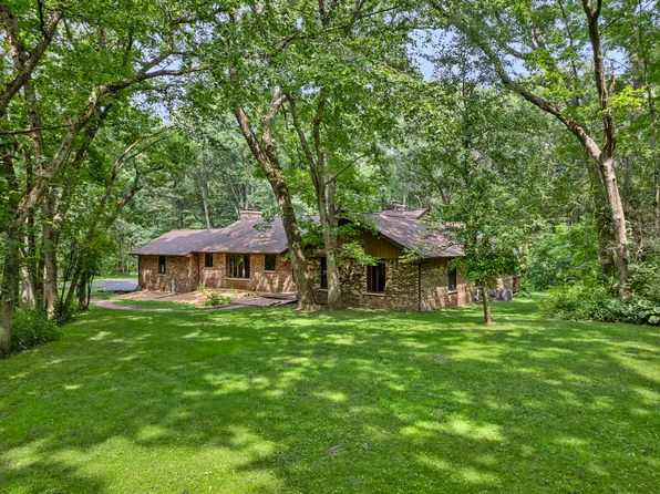 9210 Conestoga Trl, Marengo, IL 60152