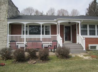 207 Edgewood Rd, Eureka, IL 61530