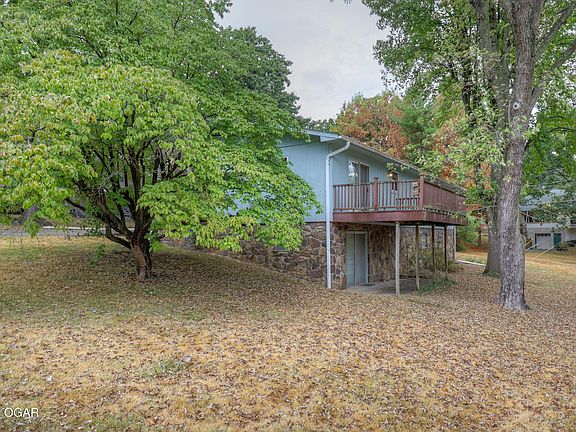 3rd image of 616 Joy St