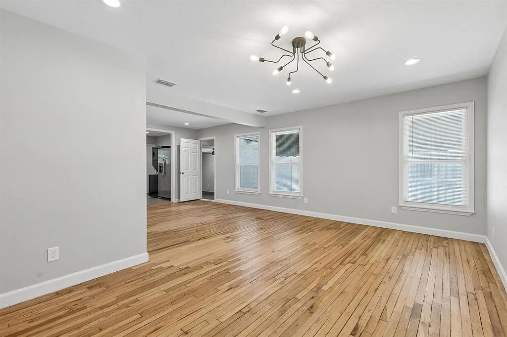 4 bed, 1196 sqft, $3,350 — Photo 4