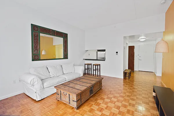 Rented by Nest Seekers International | media 9