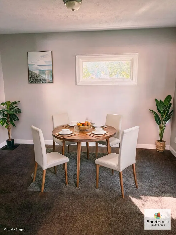 3 bed, 1.0 bath, 1272 sqft, $1,400 — Photo 2