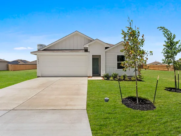 1053 Seedling Ln, Seguin, TX 78155
