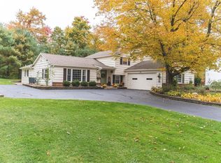 17833 Lost Trl, Chagrin Falls, OH 44023