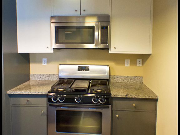 4th image of 4200 Camelot Heights Dr #7