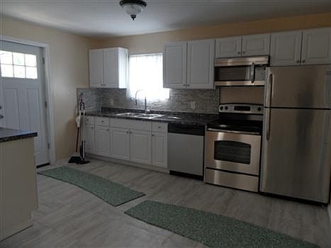 5th image of 219 Washington Ave