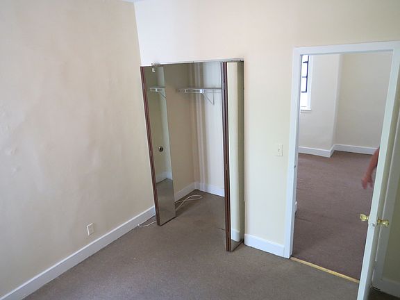 4th image of 2144 33rd St #2
