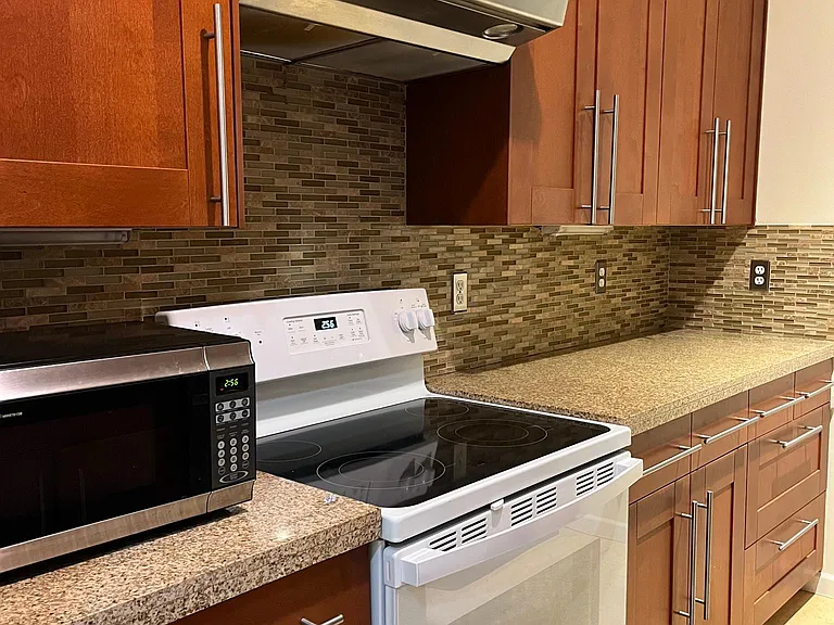 2173 NW Everett St #3 — Photo 4