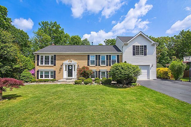 1st image of 12996 Hampton Forest Ct