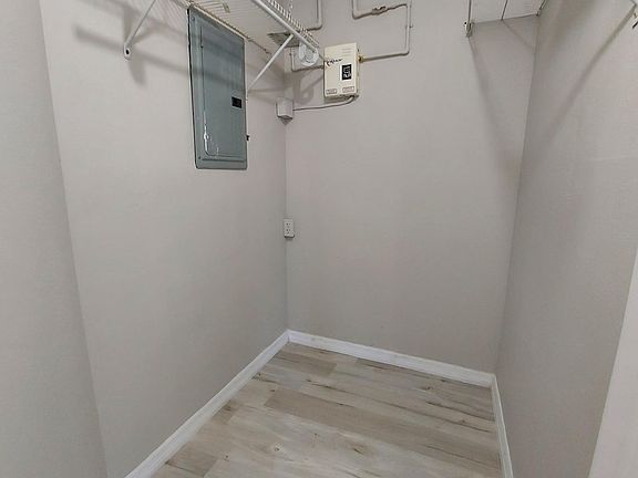 4th image of 206 Danley Dr