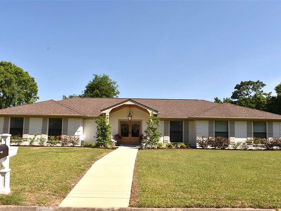 1st image of 3600 Degas St