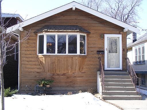 1st image of 1017 Lyman Ave