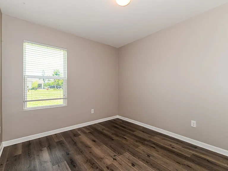 2605 SE 4th Ave — Photo 14