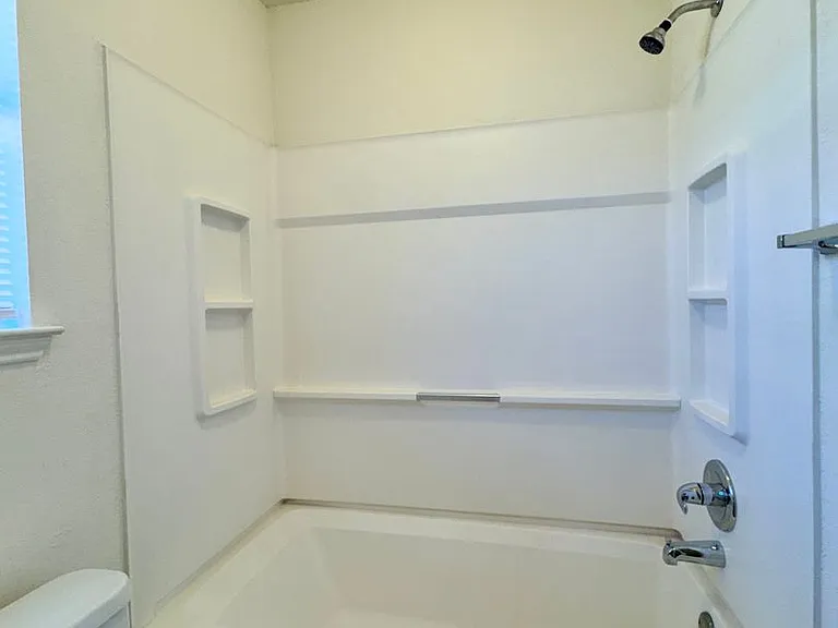 974 Parkview Cir — Photo 7