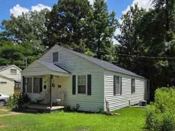 915 Franklin St, Camden, AR 71701