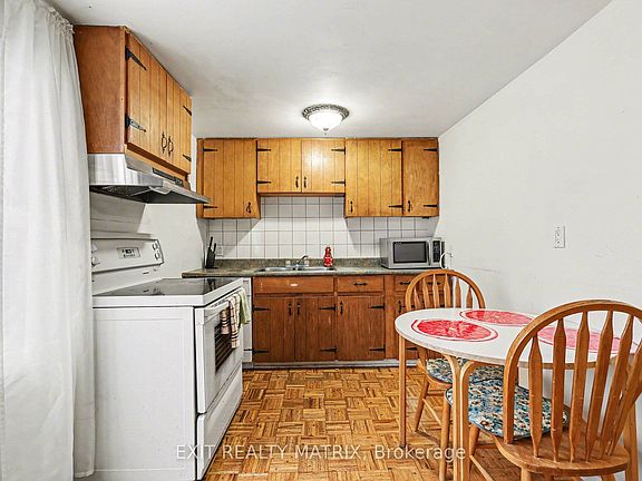 5th image of 70 Bolton St