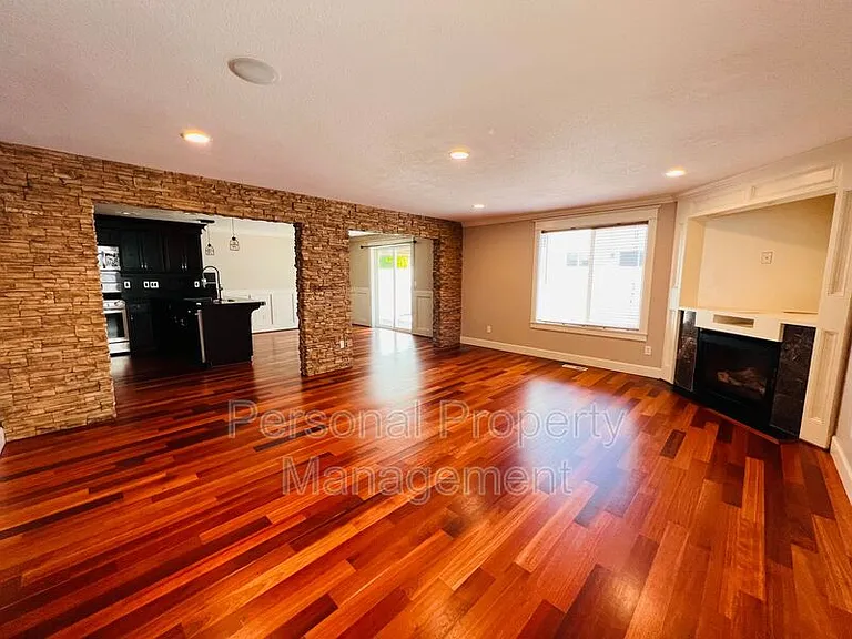12607 NE 27th Way — Photo 7