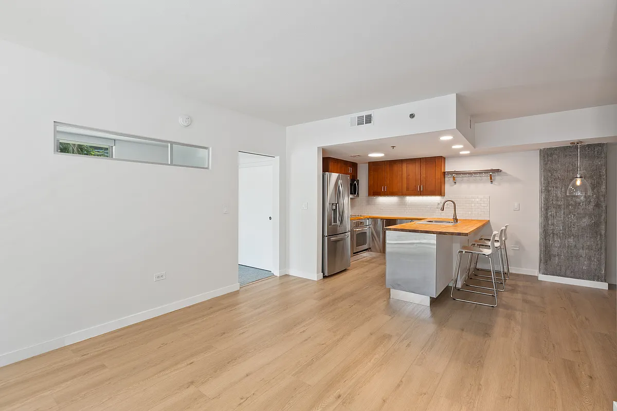 2 bed, 1200 sqft, $3,850 — Photo 4