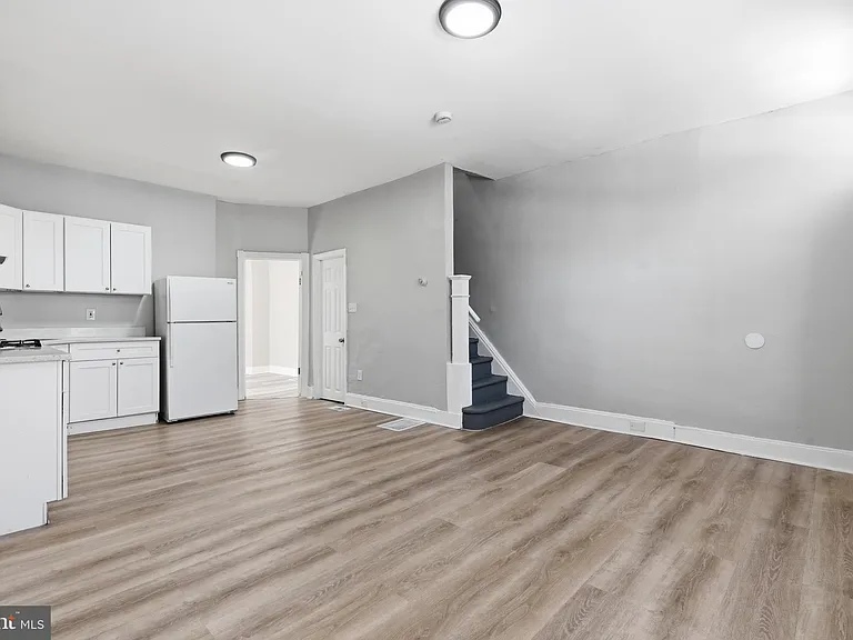 3906 N Delhi St — Photo 4