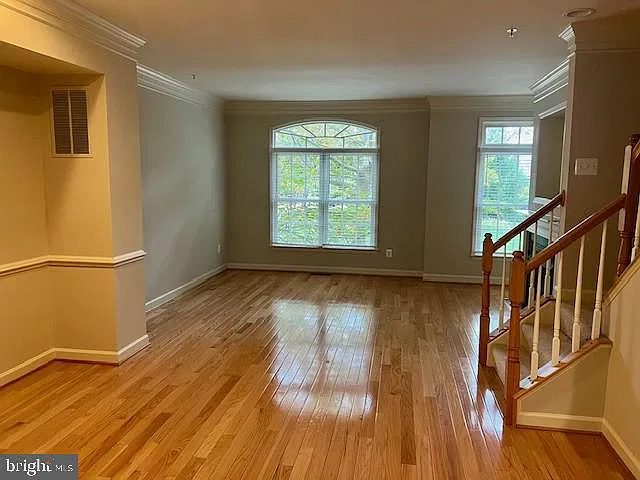 3 bed, 3.5 bath, 1688 sqft, $3,850 — Photo 2