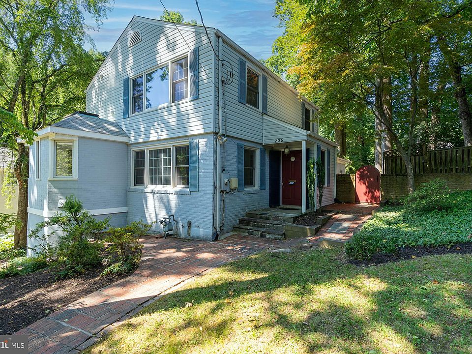 1st image of 205 Poplar Dr