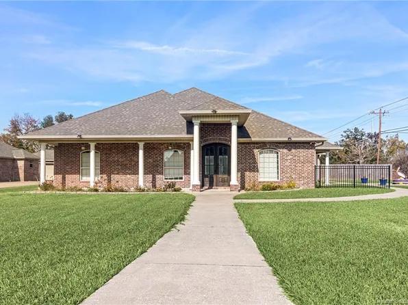 1614 Hollow Cove Ln, Lake Charles, LA 70611