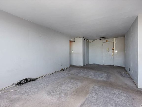 5th image of 65-15 Alderton St #6E