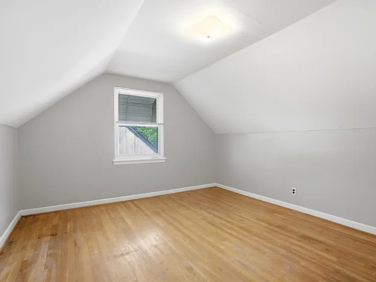 3267 Walmar Dr — Photo 5