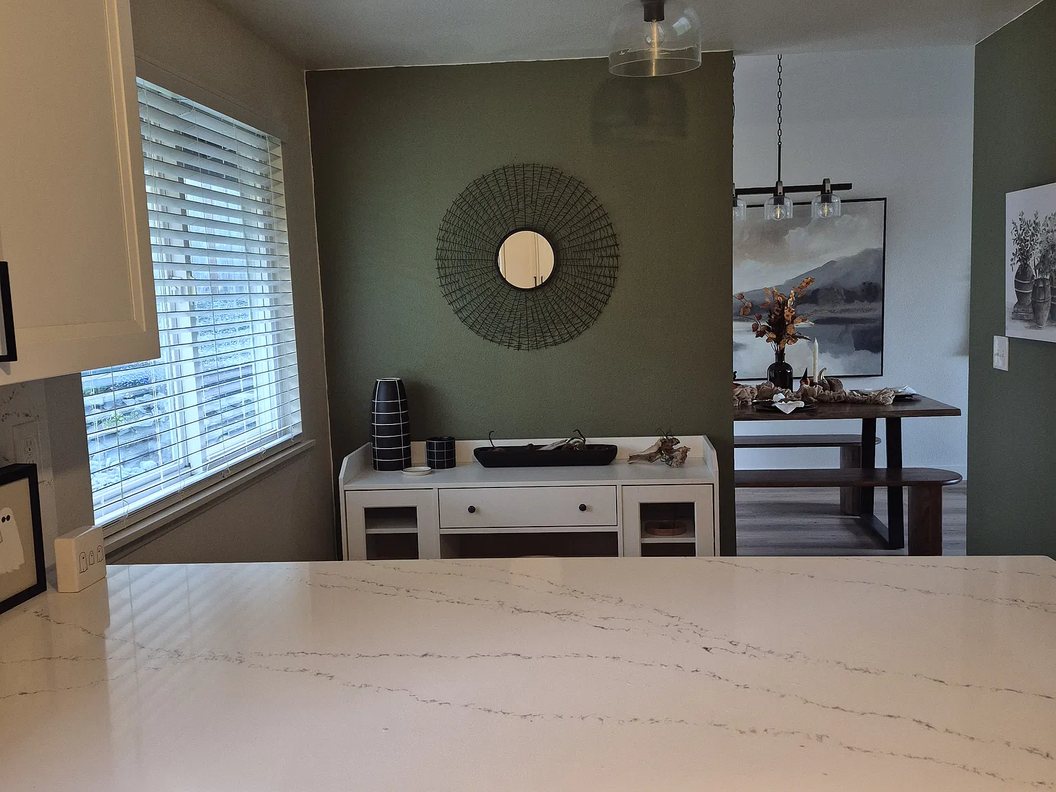 4 bed, 2.5 bath, 1863 sqft, $1,400 — Photo 1