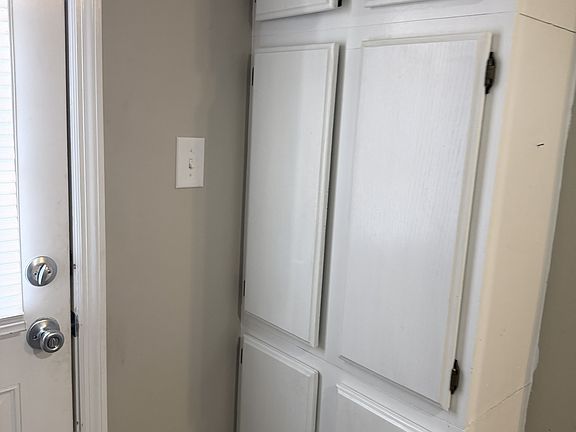 3rd image of 4918 Charwood Trl NW