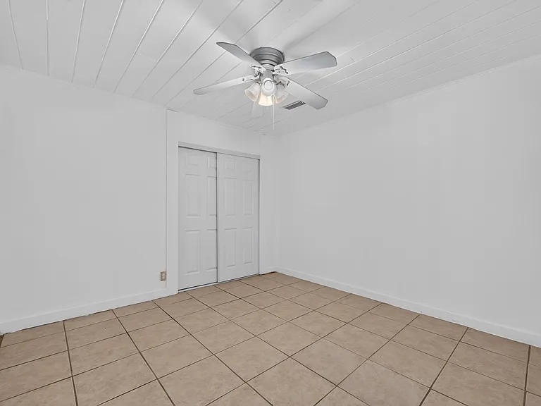 1005 E Flora St — Photo 11