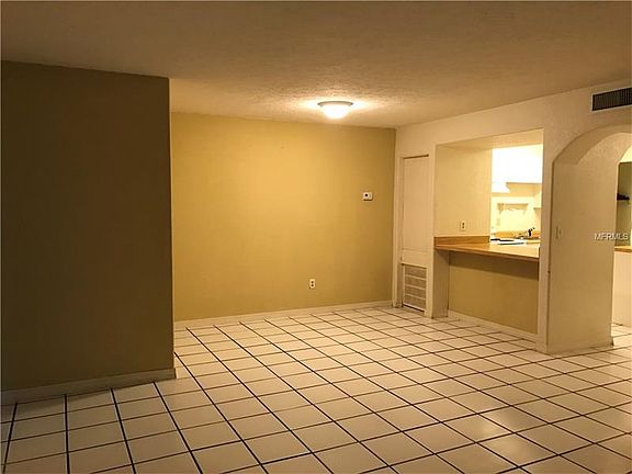 4th image of 6004 Laketree Ln APT A