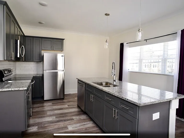 2008 Ocean Dr NW #2008 — Photo 3