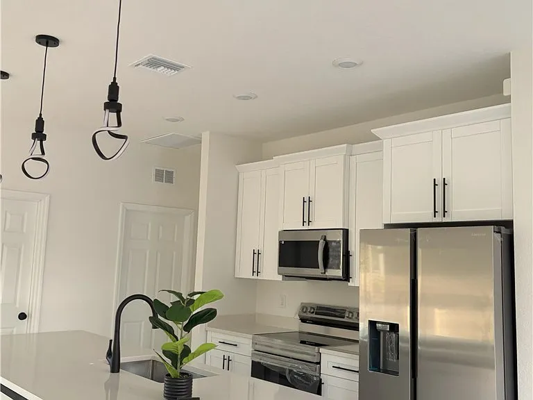 1422 Highland Ave — Photo 2