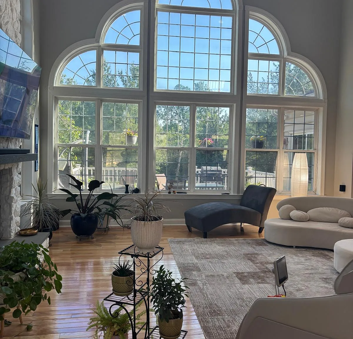4 bed, 4.5 bath, 3555 sqft, $5,900 — Photo 2