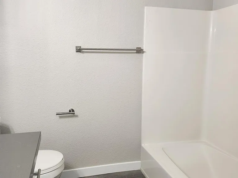 12526 Meridian Ave S #4 — Photo 7